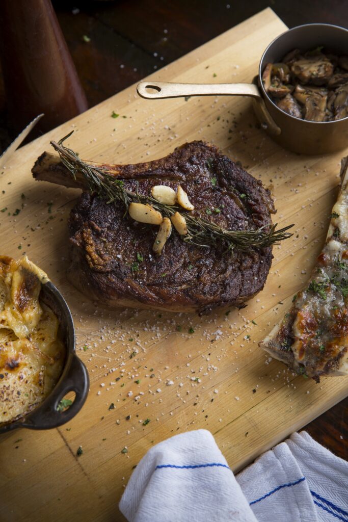Elk chop served with potatoes 